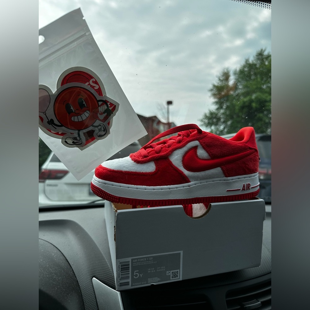Valentine’s Day sneaker